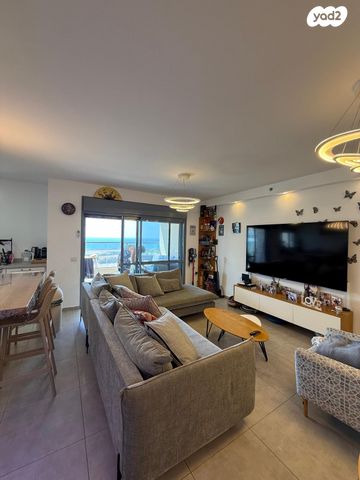 דירה, גלי כרמל, טירת כרמל