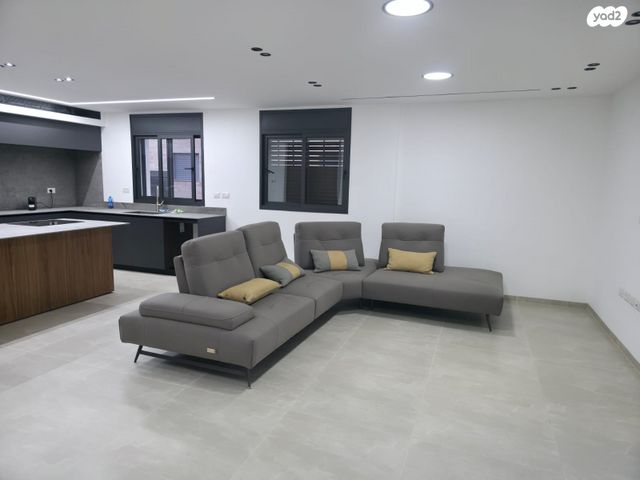 גג/ פנטהאוז, מעלות תרשיחא