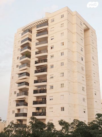 דרך הטייסים 114