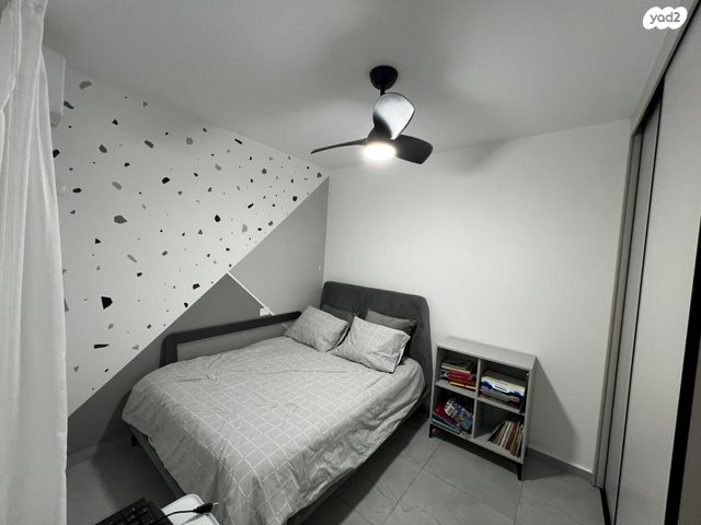 דירה, יוסף אבו, נתיבות מערב, נתיבות