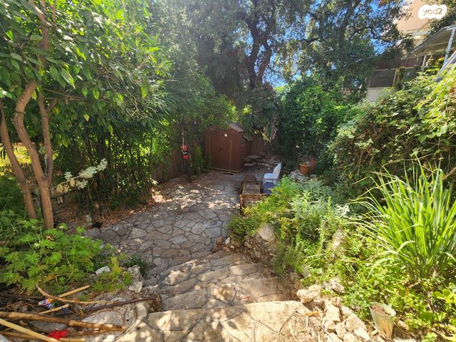 דירת גן, קרית טבעון