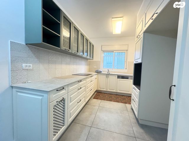 דירה, כפר סבא