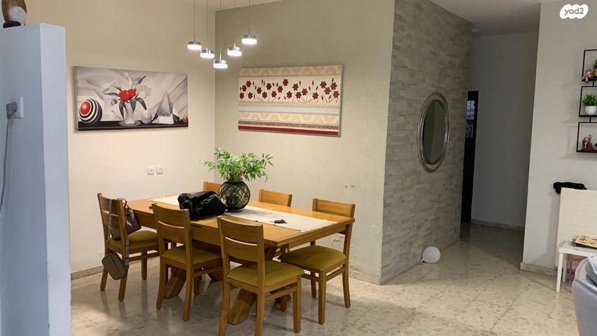 דירת גן, תור 20, נווה מנחם, גבעת זאב