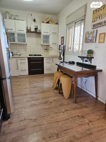 דירה, יוני נתניהו, רמת הדר, גבעת שמואל