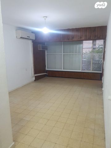 דירה, רמב"ם, ראשון לציון