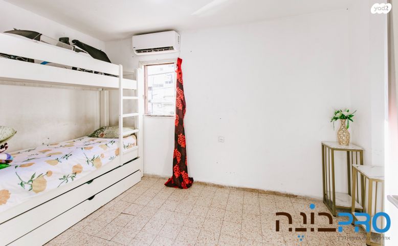 דירה, חיים אליעזר מילצ'ן, מיליצ'ן, רחובות