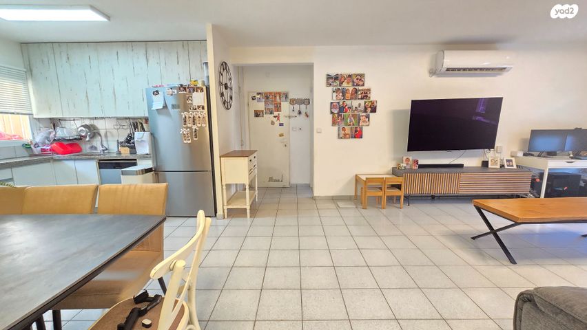 דירה, ה' באייר, נווה אפק, ראש העין