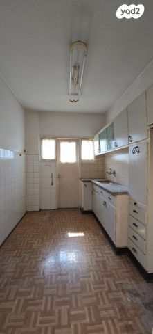 דירה, זאב ז'בוטינסקי 6, אגרובנק, חולון