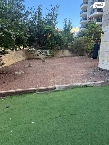 דירת גן, יצחק שדה, דרום מערב ותיק, בת ים