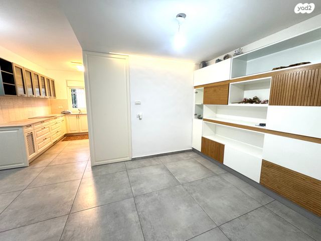 דירה, כפר סבא