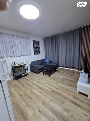 דירה, הרב קוק 7, שכונת האוצר, חדרה