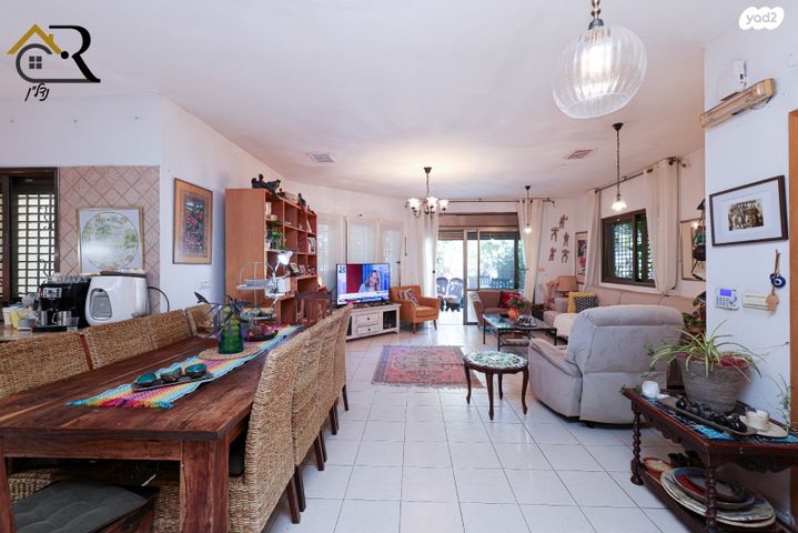 דו משפחתי, פלמ"ח, הנחלים, כפר יונה