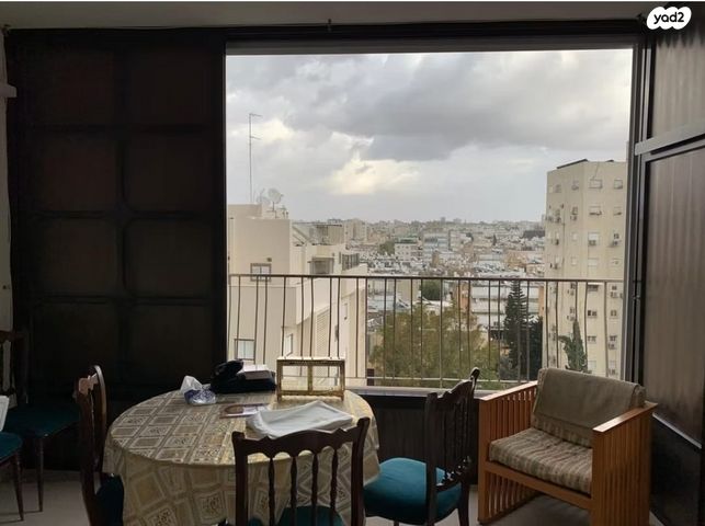 דירה, ז'בוטינסקי, עצמאות יוספטל, בת ים