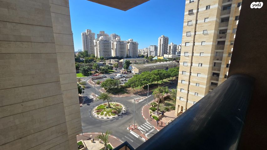 דירה, יוני נתניהו, רמת הדר, גבעת שמואל