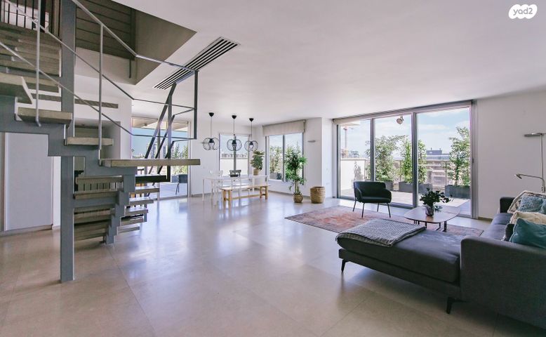 גג/ פנטהאוז, סמטת הדרור, רמתיים, הוד השרון