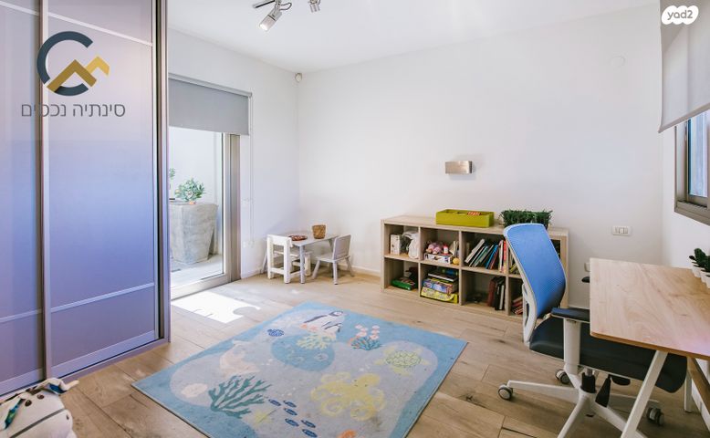 גג/ פנטהאוז, סמטת הדרור, רמתיים, הוד השרון