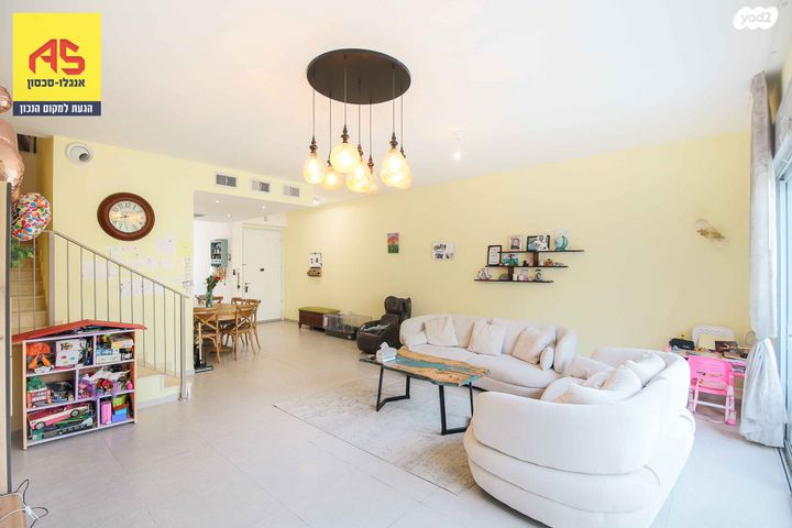 דו משפחתי, גולן, יובלים, פרדס חנה כרכור