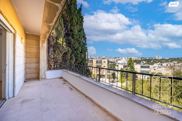 דירה, דב קמחי, גבעת הורדים, רסקו, ירושלים