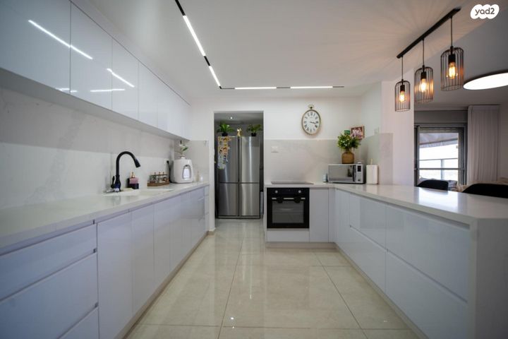 גג/ פנטהאוז, אופקים