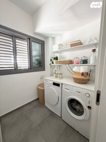 דירה, ענת גוב, צומת סביון, קרית אונו