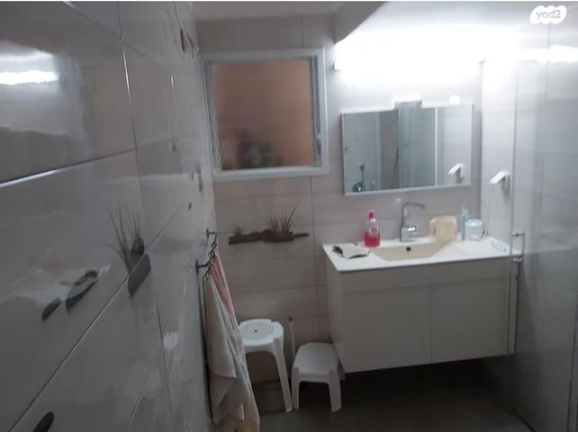 דירה, ז'בוטינסקי, עצמאות יוספטל, בת ים