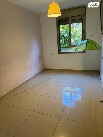 דירת גן, יצחק שדה, דרום מערב ותיק, בת ים