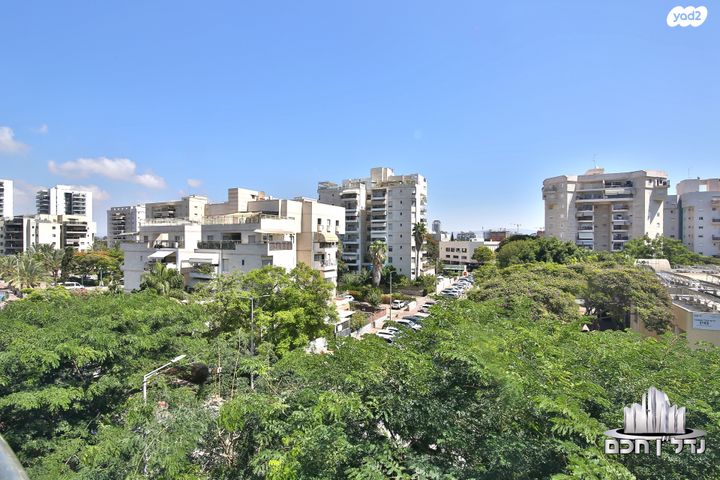 דירה, מנחם בגין, נווה גנים, קרית מוצקין