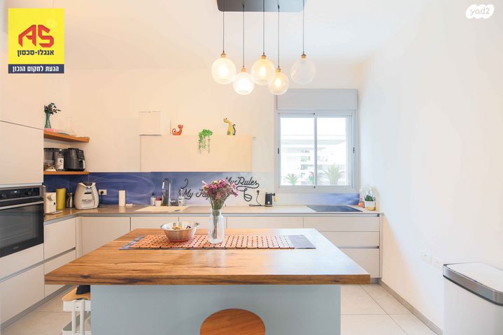 דו משפחתי, גולן, יובלים, פרדס חנה כרכור