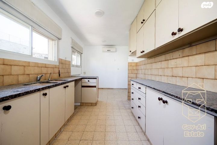 דירה, דב קמחי, גבעת הורדים, רסקו, ירושלים