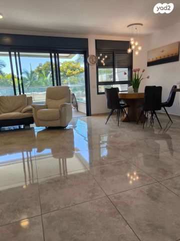 דירה, כפר סבא