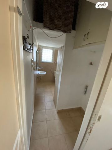 דירה, העלייה השנייה, שכונת האוצר, חדרה