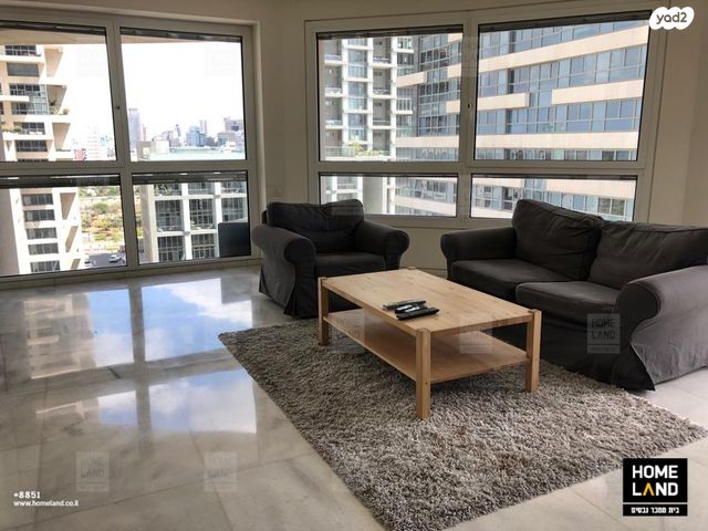 ניסים אלוני 