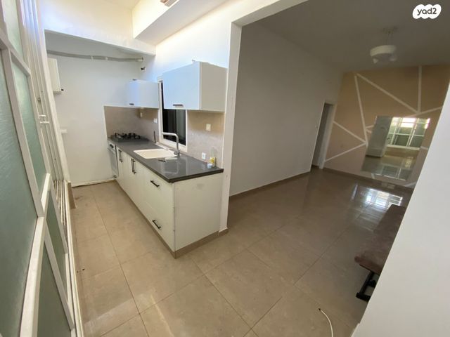 דירה, העלייה השנייה, שכונת האוצר, חדרה