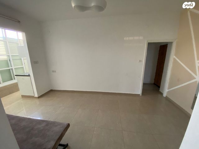 דירה, העלייה השנייה, שכונת האוצר, חדרה