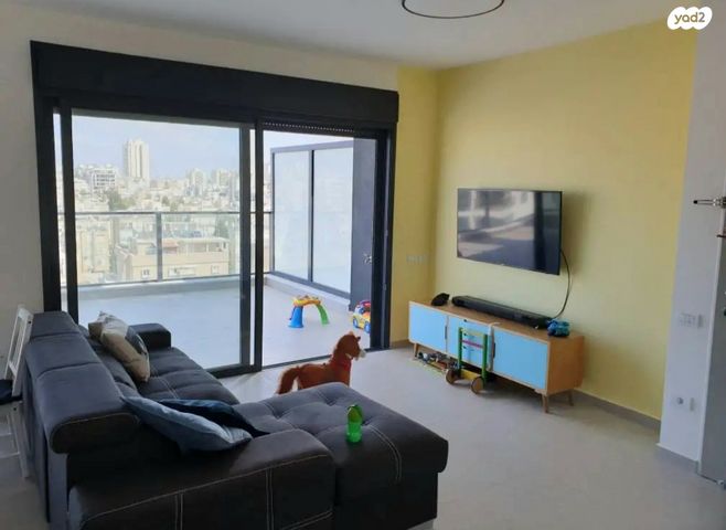 גג/ פנטהאוז, בר יוחאי, נגבה, רמת גן