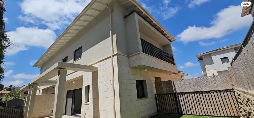 דו משפחתי, שריג 21, שאר העיר, כפר ורדים