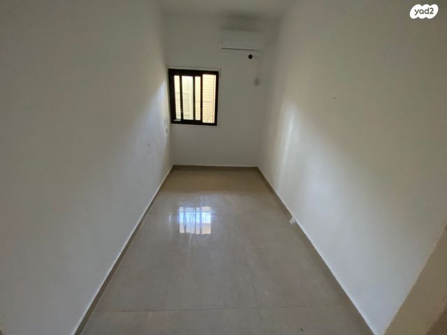 דירה, העלייה השנייה, שכונת האוצר, חדרה