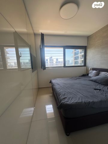 דירה, ניסים אלוני, צמרות איילון, פארק צמרת, תל אביב יפו