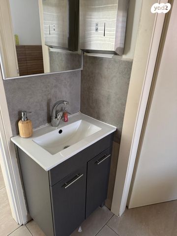 משרדים, אחד העם, תל אביב יפו