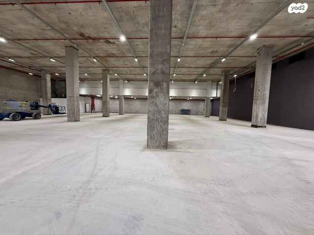 מחסנים, פארק תעשייה חבל מודיעים, מפעלי חבל מודיעים