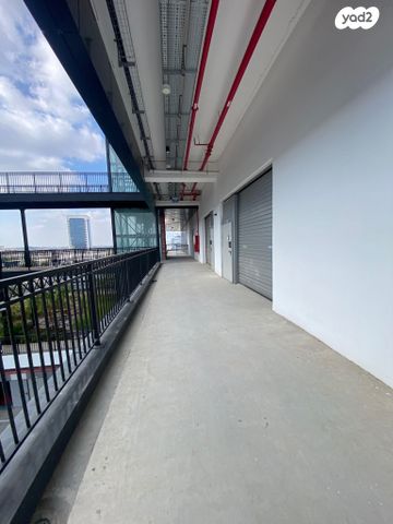 מחסנים, הכשרת היישוב, מב"ת מערב, אזור תעשייה חדש, ראשון לציון