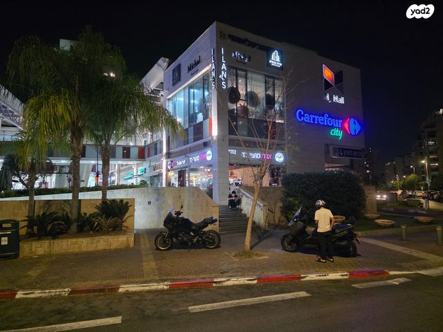 חנויות/ שטח מסחרי, פנחס אילון 13, קרית אילון, חולון