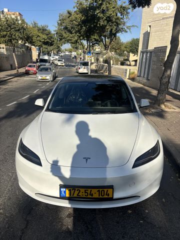 מודעת רכב טסלה מודל 3
