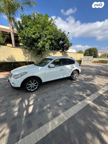 QX50 Base אוט׳ 3.7 (320 כ״ס)