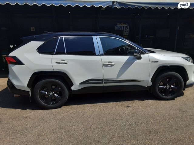 טויוטה RAV4