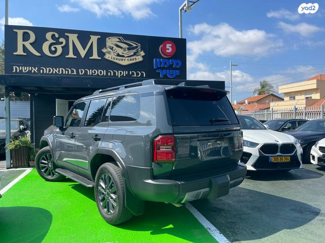 טויוטה לנד קרוזר