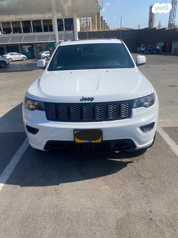 מודעת רכב ג'יפ גרנד צ'ירוקי