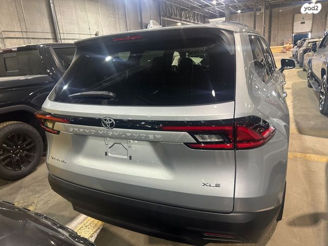 טויוטה גראנד היילנדר