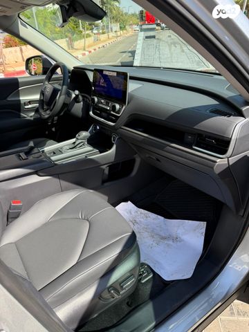 טויוטה גראנד היילנדר