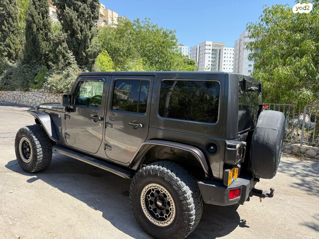 מודעת רכב ג'יפ רנגלר